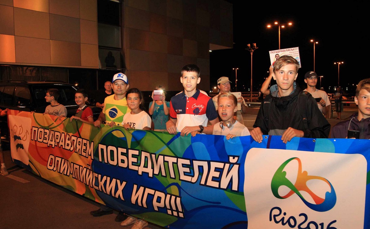 Встреча победителей Олимпиады 2016 из Башкирии в аэропорту Уфы