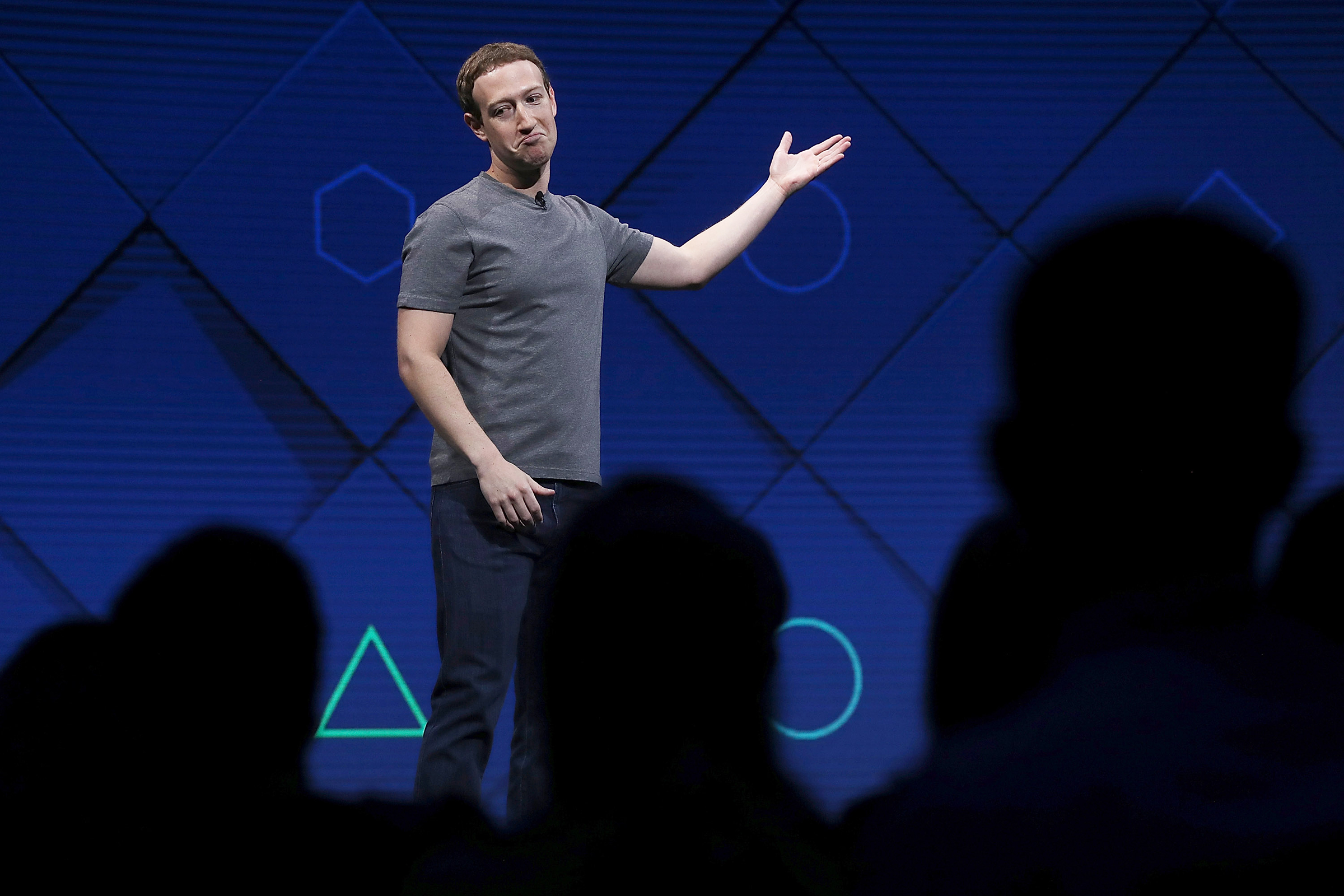 Основатель Facebook Марк Цукерберг на конференции компании для разработчиков. ​
