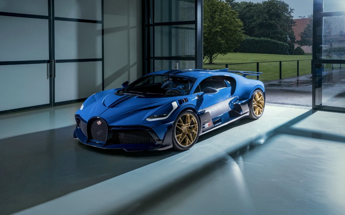 Bugatti     Divo  5    Autonews