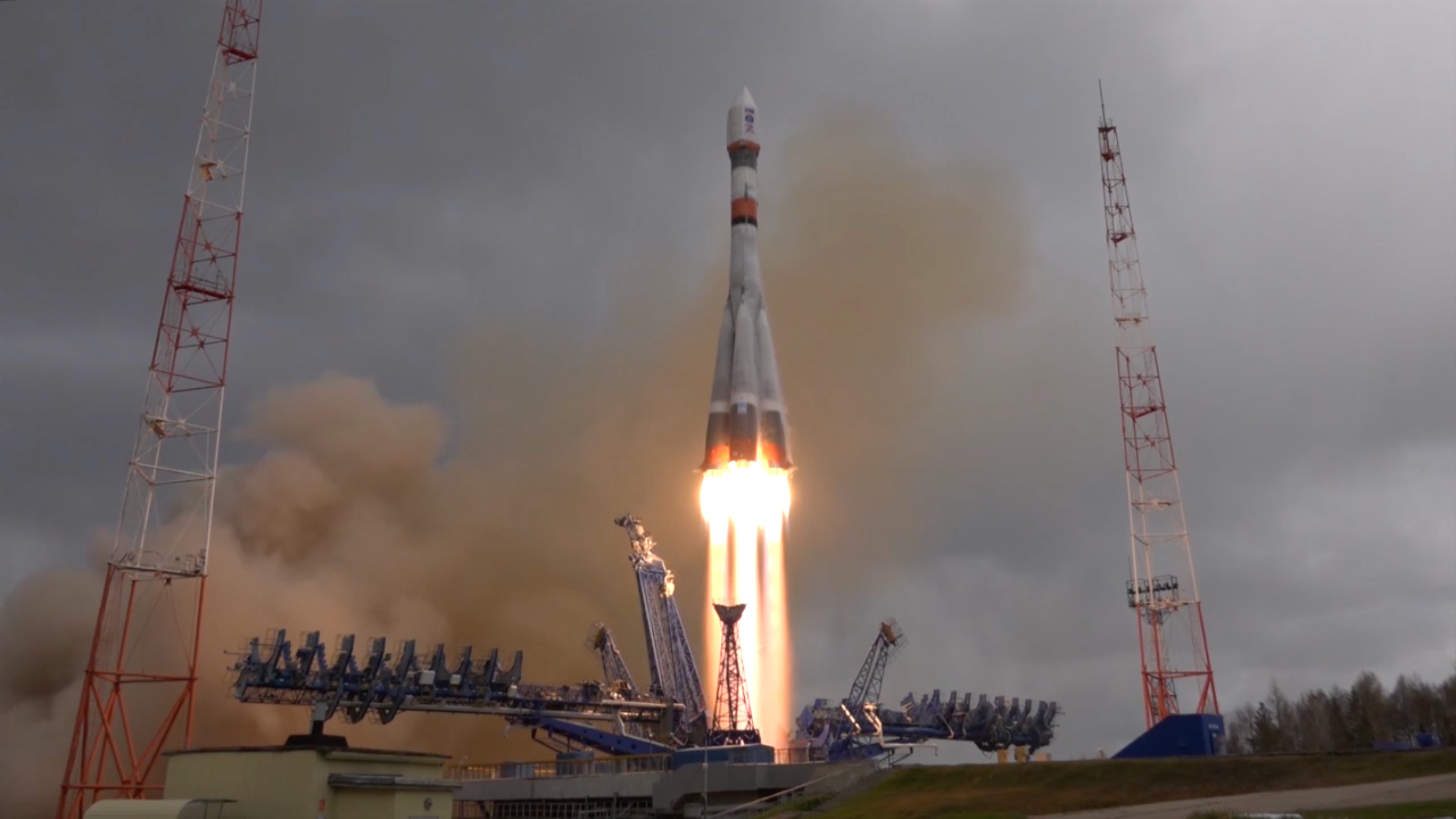 Россия запустила ракету «Союз-2.1а» с военным спутником