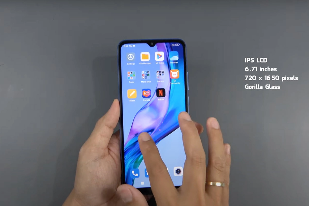 Xiaomi Redmi 10C органично смотрится в руке