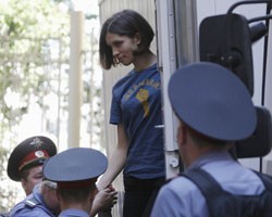 Н.Толоконникову из  Pussy Riot пригласили сняться на обложку Playboy