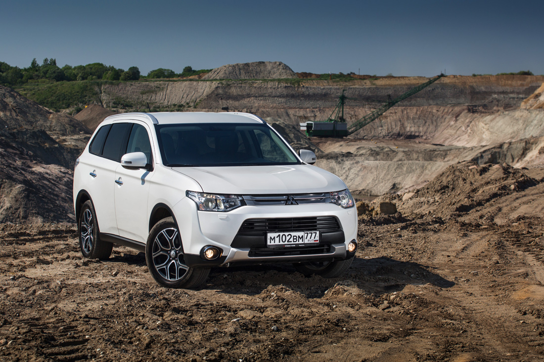 Лишняя деталь. Тест-драйв Mitsubishi Outlander :: Autonews