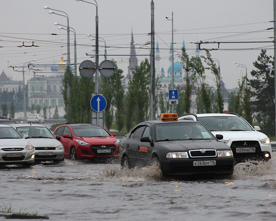 Власти Казани сообщили о потопе на площади Тысячелетия