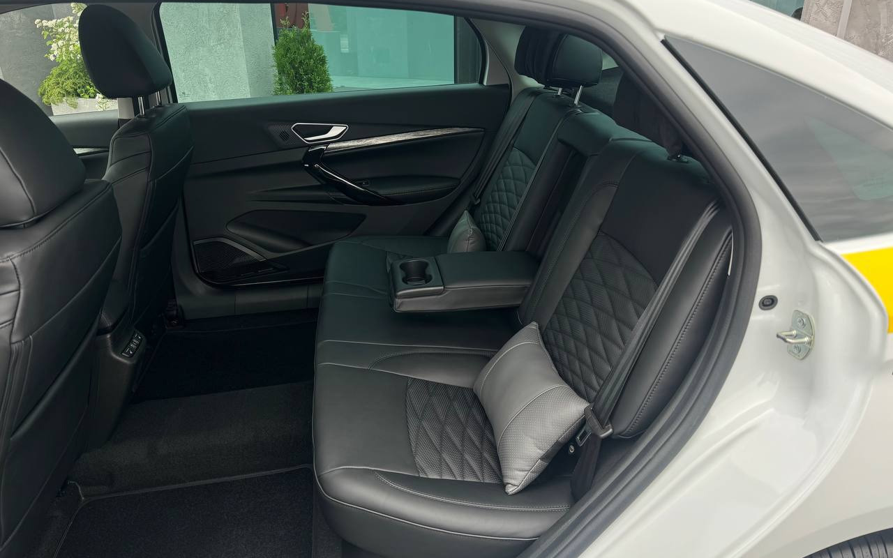 Lada Aura