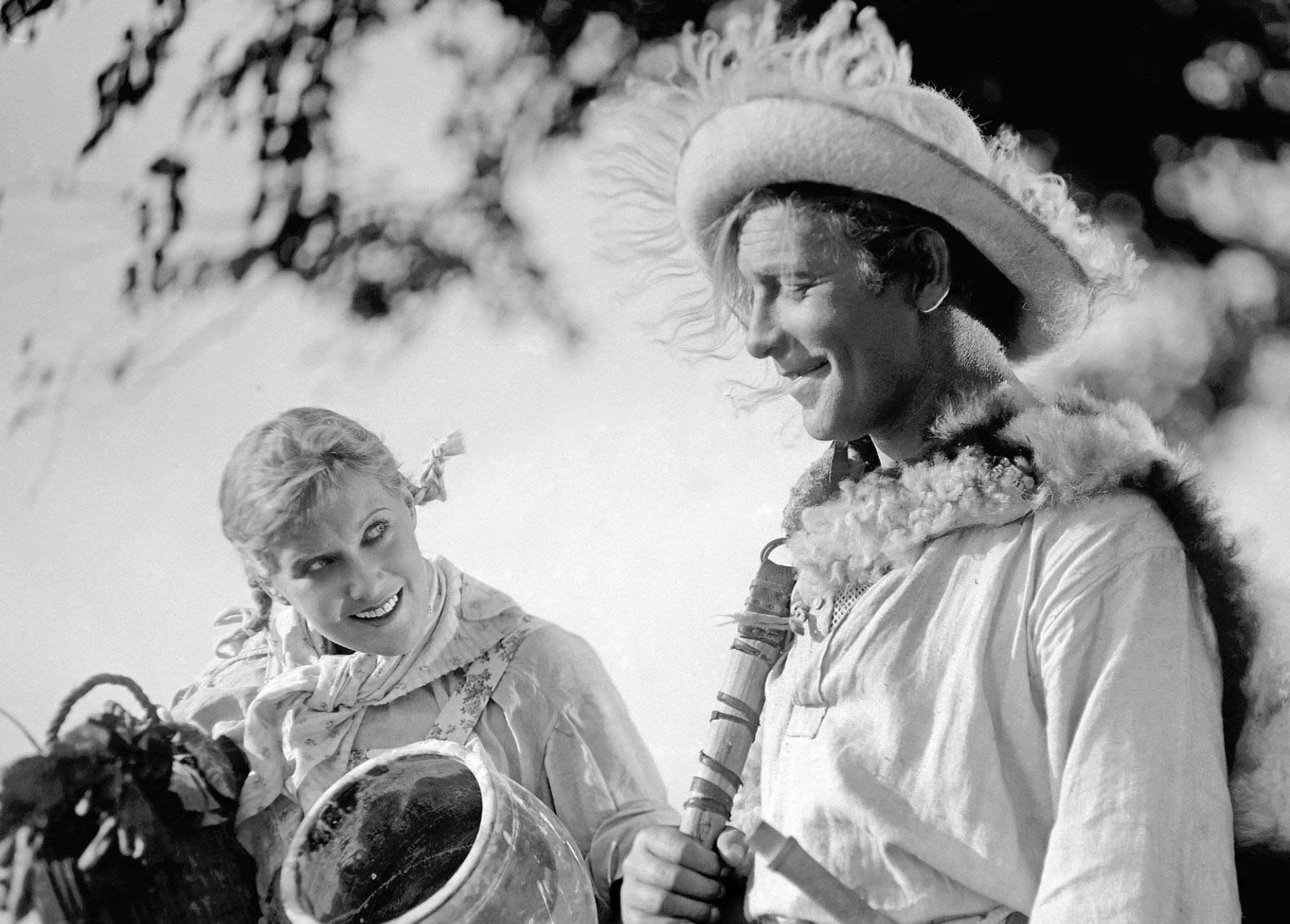 Кадр из фильма «Веселые ребята» (1934)