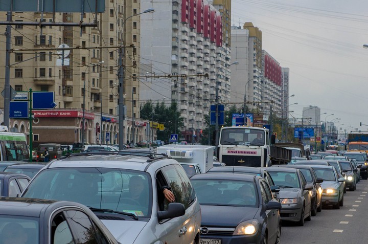 В Москве перекрыли Мичуринский проспект ради нового метро 