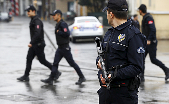 Сотрудники полиции&nbsp;в Стамбуле, март 2016 года


