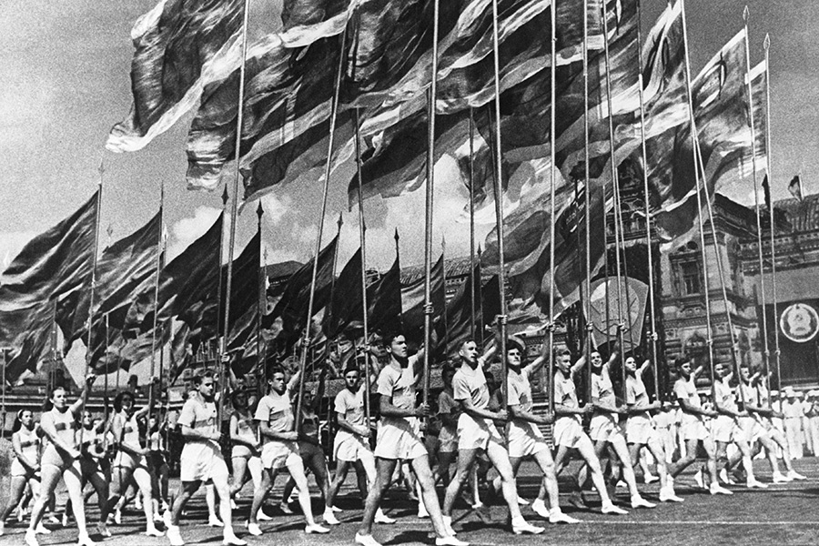 1947&nbsp;год. Первомайская демонстрация в&nbsp;Москве, на&nbsp;Красной площади
