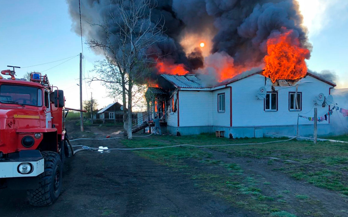 Пенсионерка и мужчина погибли при пожаре на Камчатке