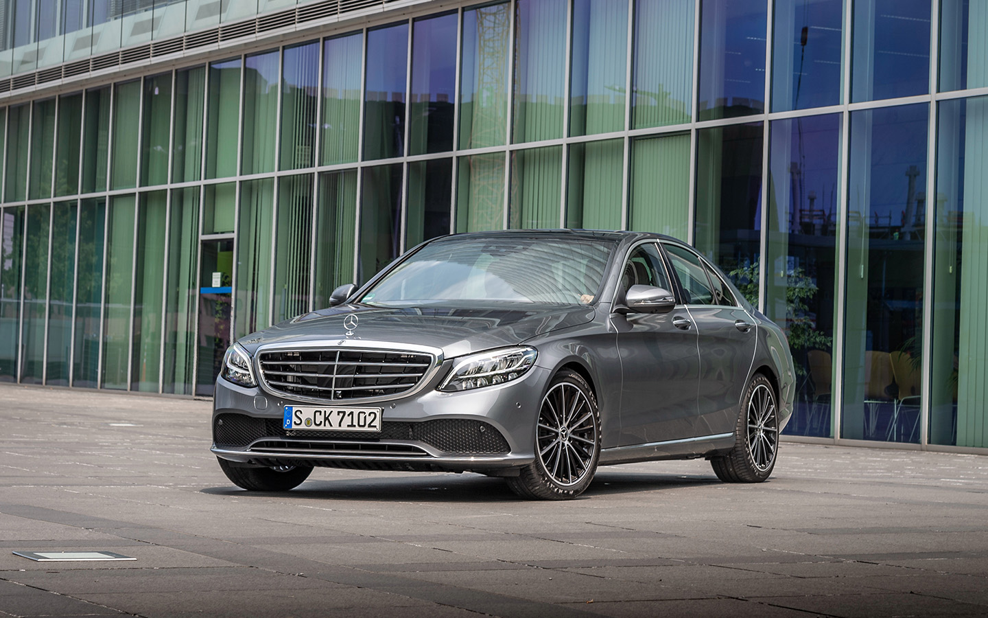 Такого Mercedes еще не делал. Самые уникальные фишки нового С-Class
Такого Mercedes еще не делал. Самые уникальные фишки нового С-Class