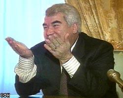 Президент Туркменистана отдает виллы чиновников нищим