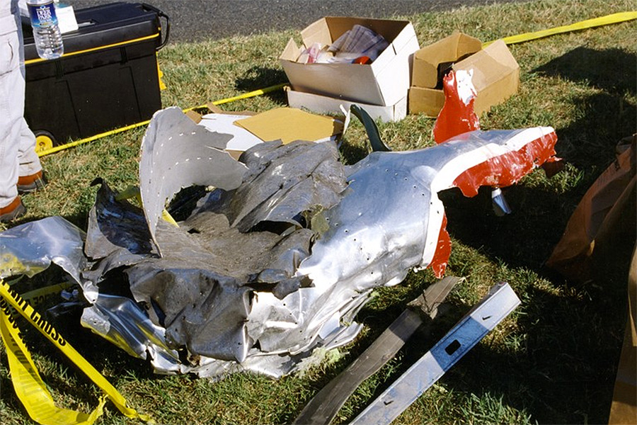 Обломки самолета, врезавшегося в&nbsp;здание Пентагона
