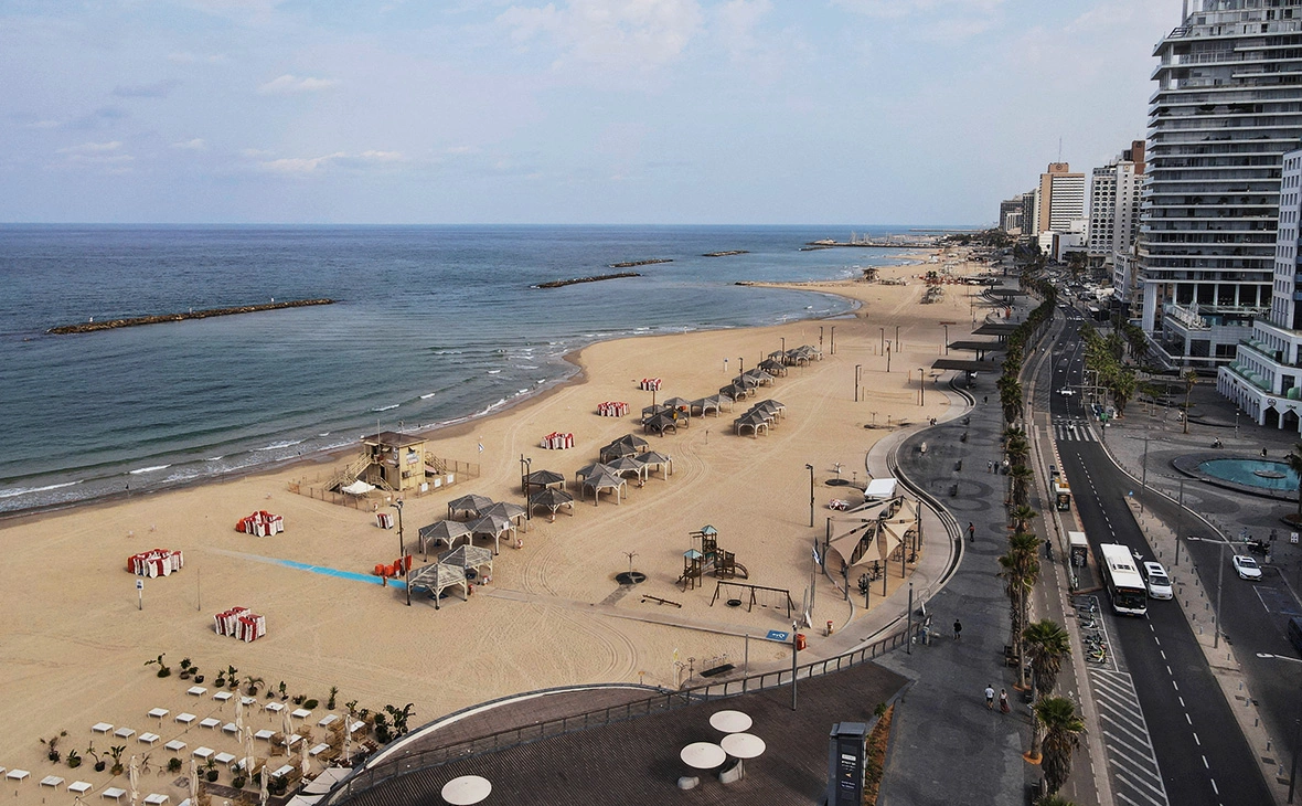 Milo Maman / Reuters