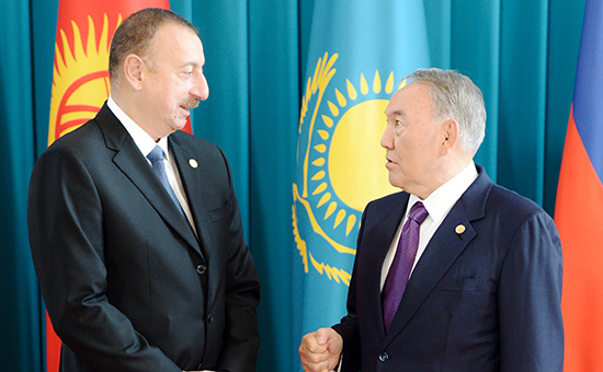 Президент Азербайджана Ильхам Алиев и президент Казахстана Нурсултан Назарбаев (слева направо)