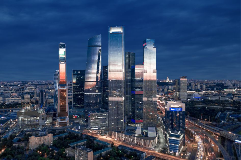 Таунхаусы в небоскребе: как выглядит новый формат недвижимости в Москве