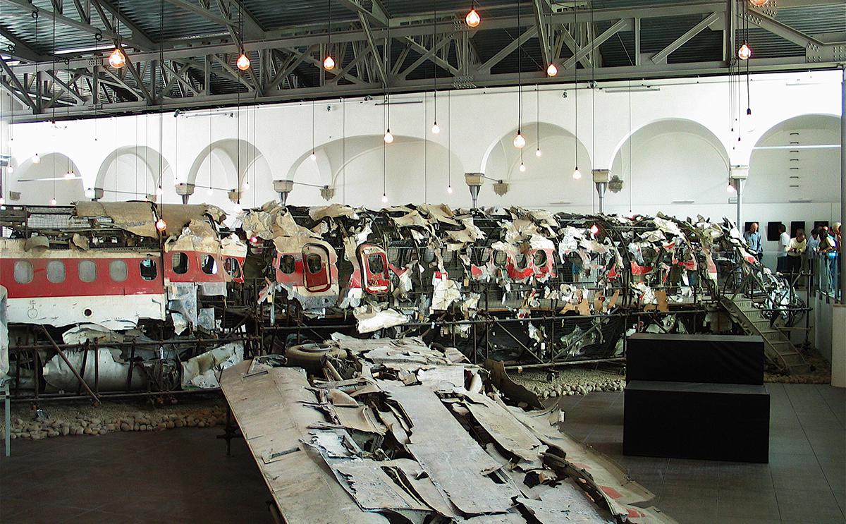 Обломки самолета&nbsp;итальянской авиакомпании Aerolinee Itavia в Мемориальном музее Устики в Болонье, Италия