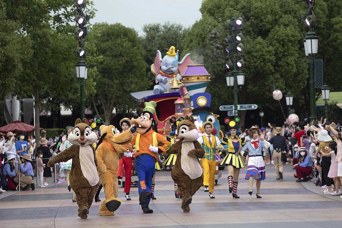 <p>Парад в Disneyland</p>