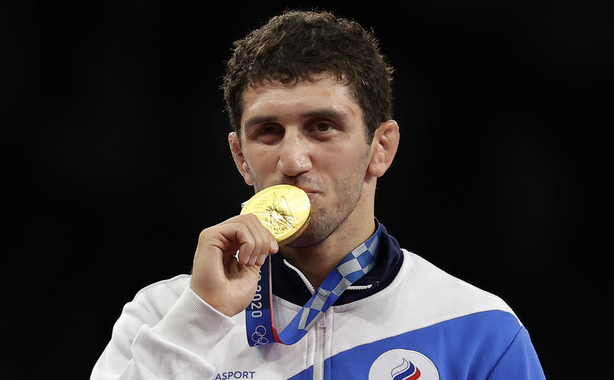 Россиянин Заурбек Сидаков завоевал золото Олимпиады-2020 в вольной борьбе
