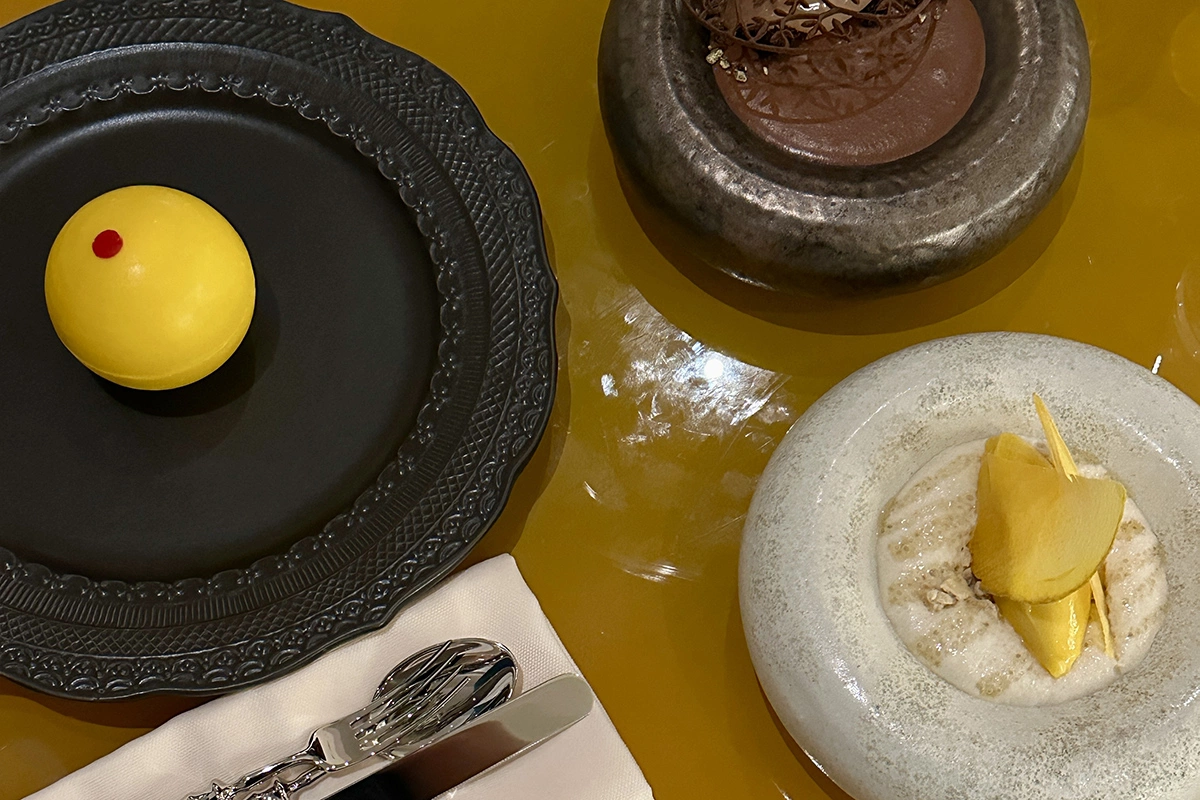 По сути, меню — это гастрономическая карта страны: отражает и разнообразие национальных продуктов, и любовь шефа к ярким вкусам и сочетаниям