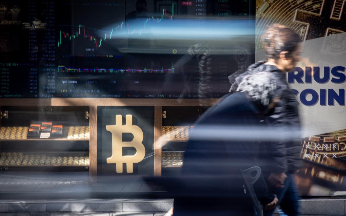 Почему крипторынок рухнул на самом деле: 4 причины и одна теория заговора