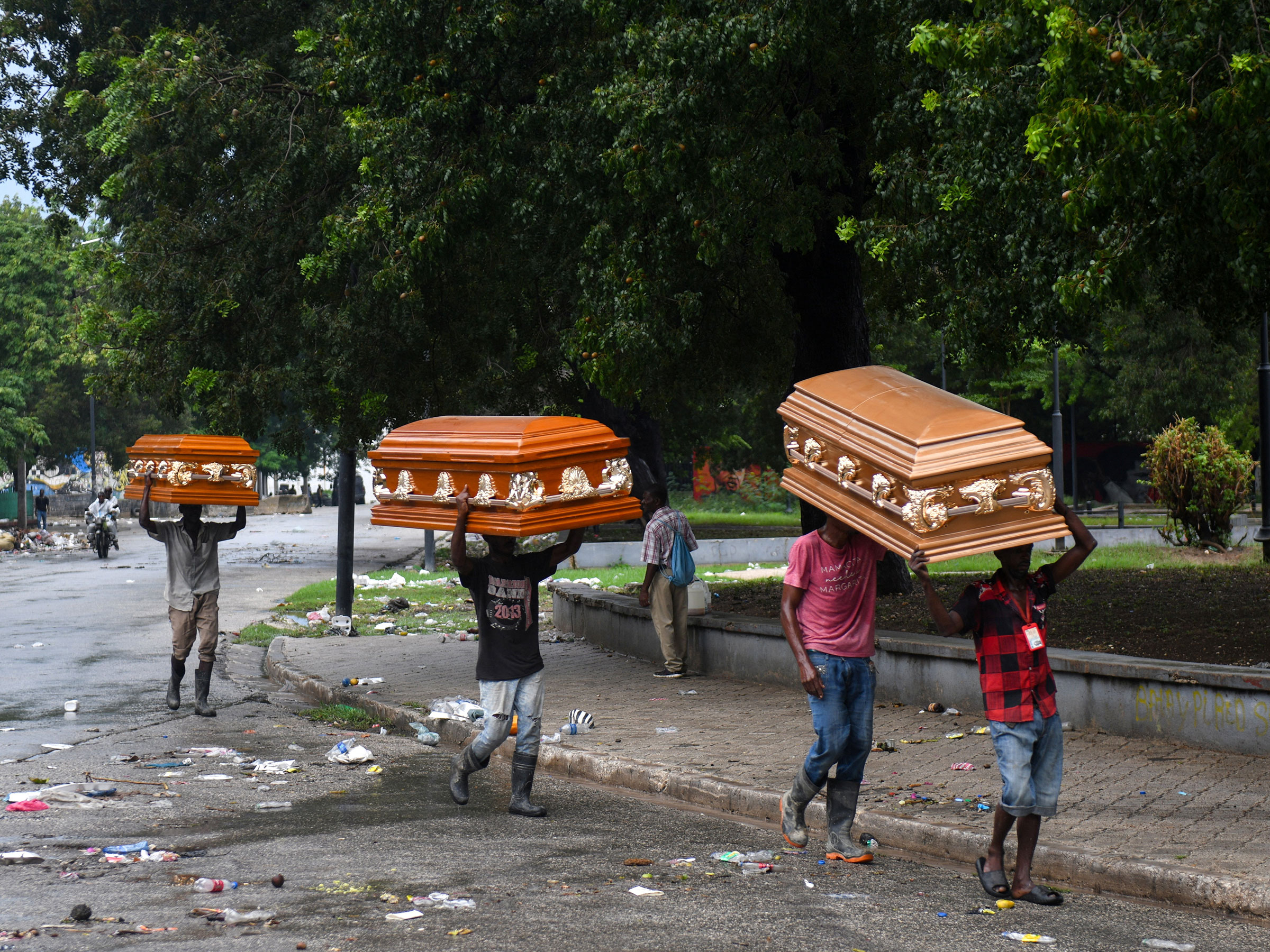 Порт-о-Пренсе, Гаити, 29 октября 2025 года.

Жертвами урагана стали&nbsp;по меньшей мере&nbsp;25 человек на Гаити, в их числе десять детей, и четыре человека на Ямайке.