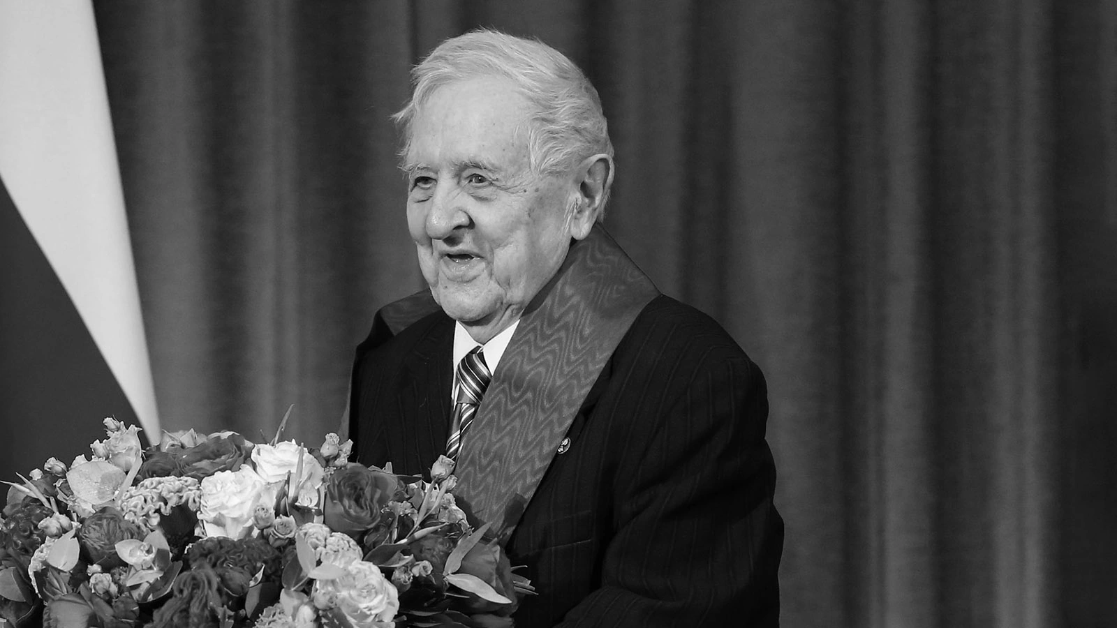 Юрий Толстой