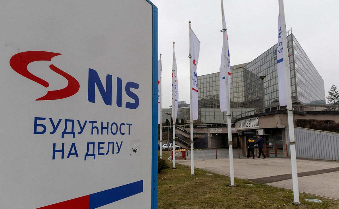 Djordje Kojadinovic / Reuters