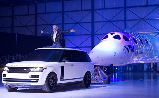 Презентация&nbsp;космического корабля&nbsp;SpaceShipTwo. На фото глава компании Virgin Galactic&nbsp;​Ричард Брэнсон