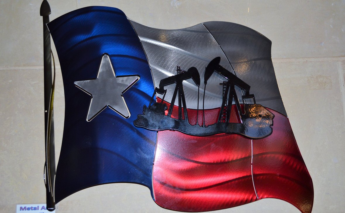 Модифицированный флаг Техаса в музее Пермского бассейна