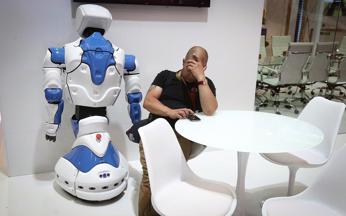 Роботов-коллекторов запретят выдавать за человека при обзвоне должников