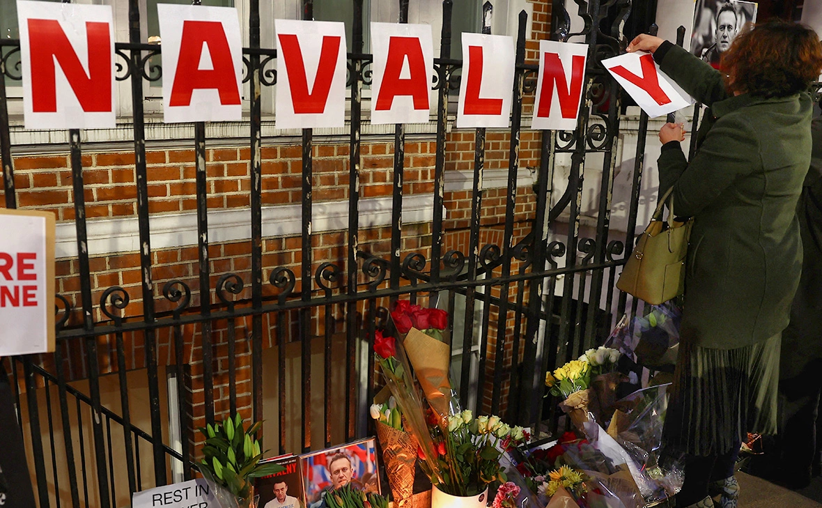 Peter Nicholls / Reuters