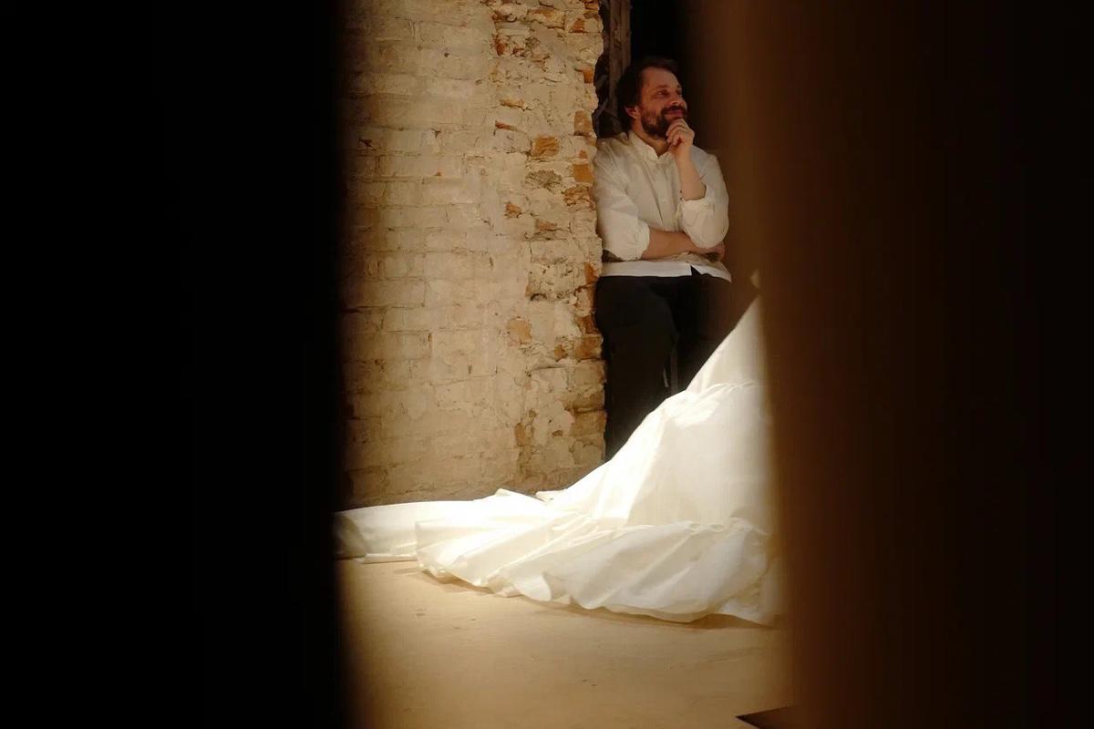 Юрий&nbsp;Поляков на&nbsp;показе&nbsp;коллекции Sashaverse осень&mdash;зима 2026&ndash;2027