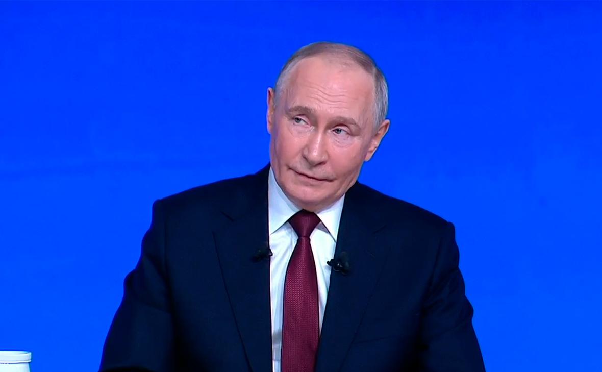 Фото: Трансляция прямой линии президента России Владимира Путина