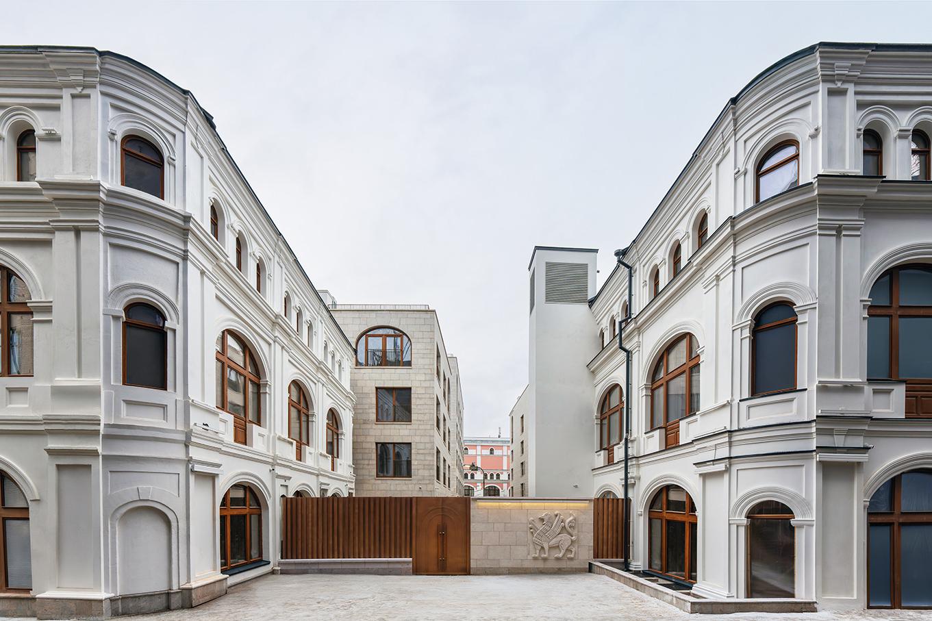 Коллекция особняков на ул. Ильинка, в 160 м. от Красной площади