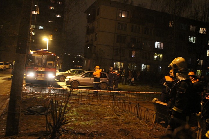 В многоэтажке в Петербурге прогремел взрыв
