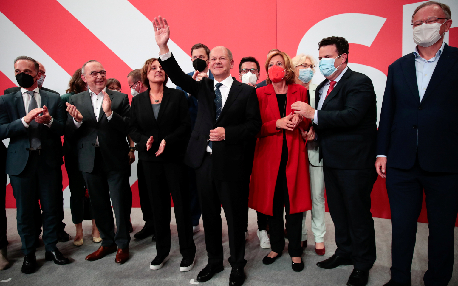 Экзитполы показали победу социал-демократов над блоком Меркель