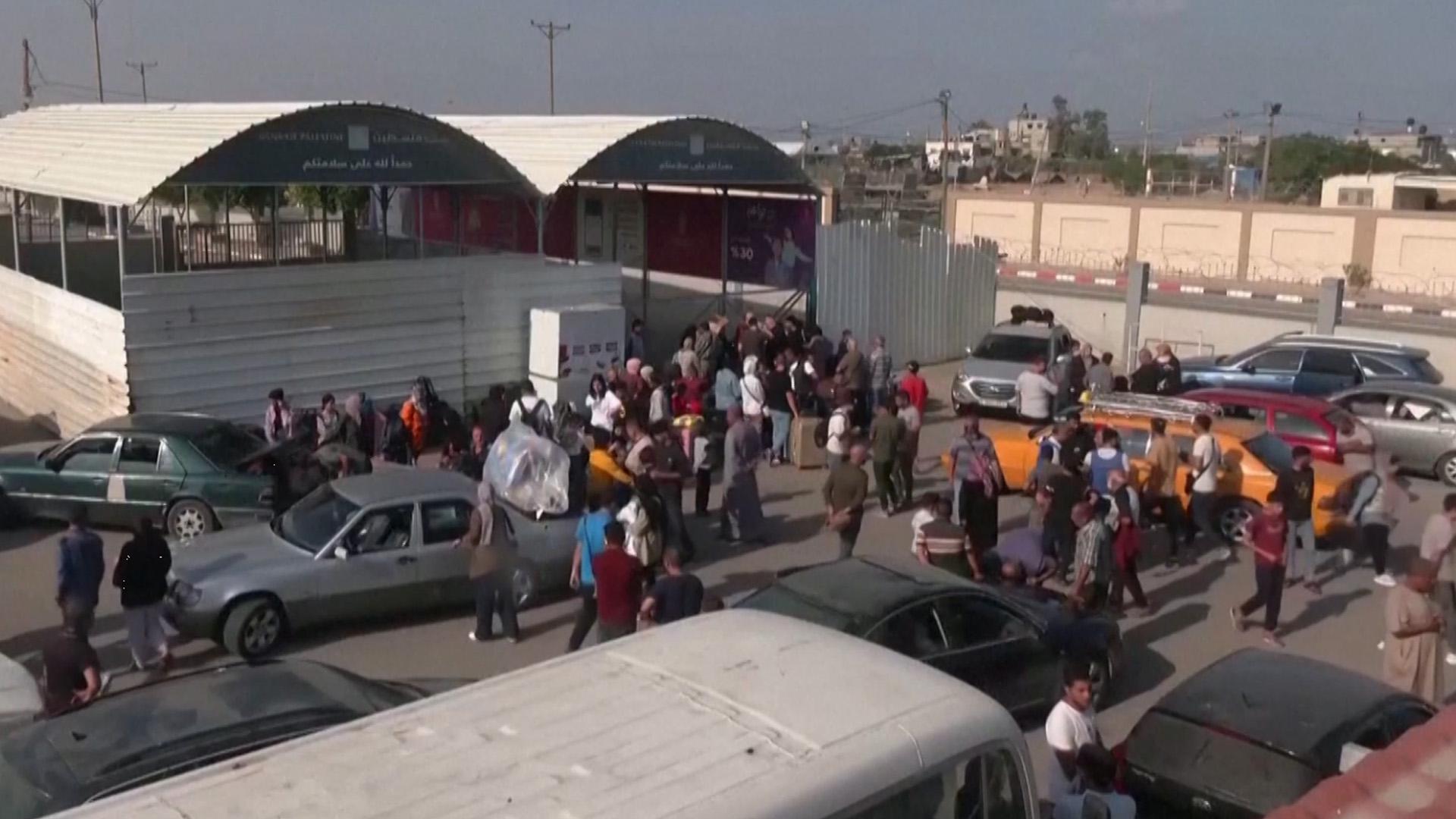 КПП «Рафах» на границе Египта и сектора Газа открыли для прохода людей