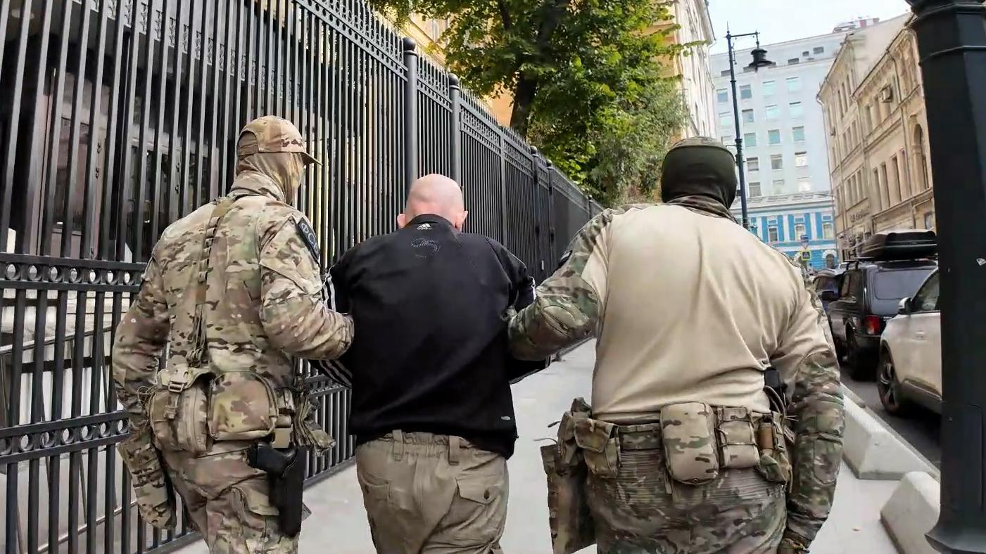 ФСБ задержала москвича, следившего для ВСУ за российскими военными