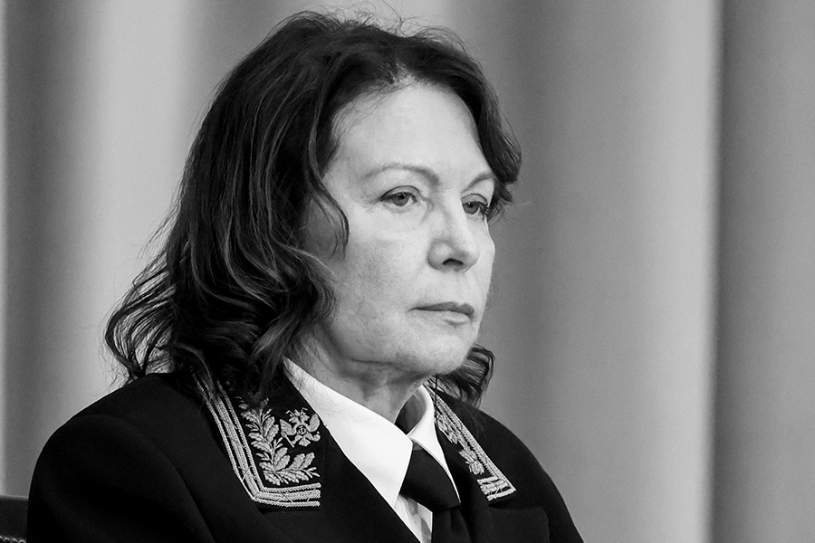 Подносова родилась в Пскове и получила юридическое образование в Ленинградском государственном университете им. А.А. Жданова (училась на одном курсе с Владимиром Путиным).

Карьеру судьи начала в 1990 году в Лужском городском суде Ленинградской области. Спустя 13 лет, в 2003-м, она его возглавила и проработала на этой позиции десять лет. В 2016 году Подносова стала членом Совета судей России, а в 2017&ndash;2018 годах была председателем Ленинградского областного суда.

В июле 2020 года Подносову в рекордный срок назначили заместителем председателя Верховного суда России, а в апреле 2024-го она его возглавила. При Подносовой Верховный суд внес в Госдуму пять законопроектов, направленных на совершенствование правосудия, подготовил 60 официальных отзывов на законопроекты о внесении изменений в Уголовный кодекс, дал более 380 заключений на законодательные предложения.

22 июля 2025 года Подносова умерла. Председатель Верховного суда больше года боролась с тяжелой болезнью.

Читать больше