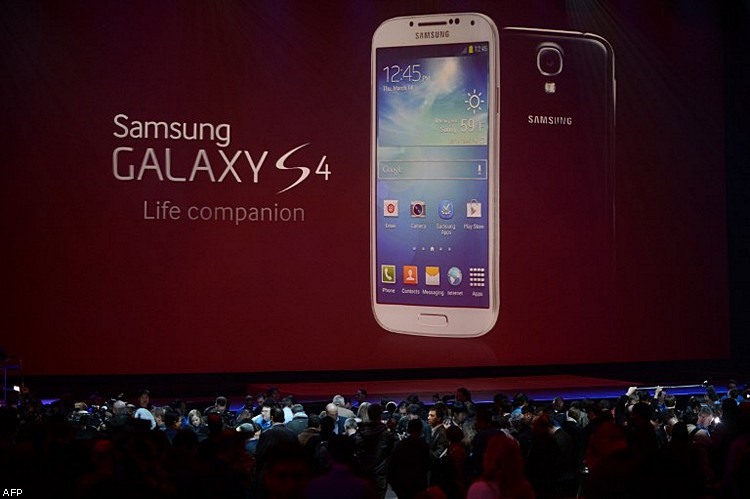 Samsung представил смартфон Galaxy S4