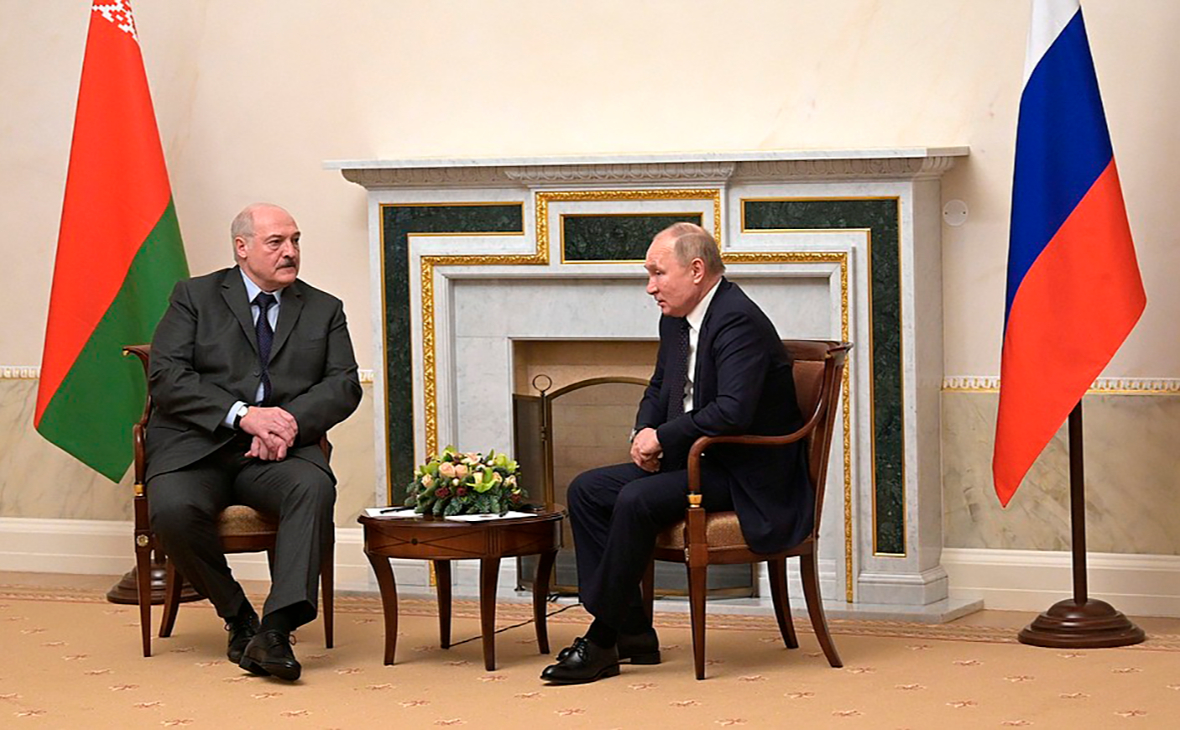 Путин и Лукашенко обсудили «значительный шаг вперед» и военные учения"/>













