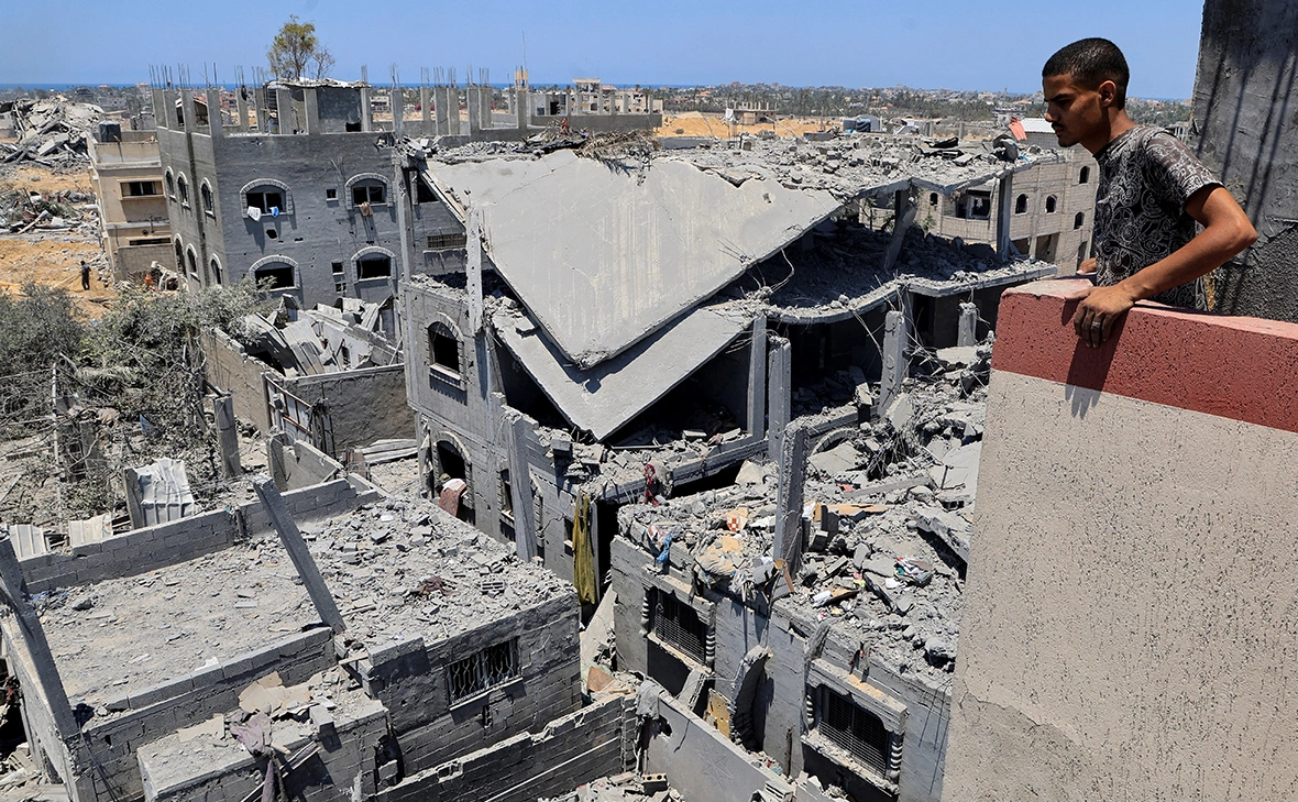 Hatem Khaled / Reuters