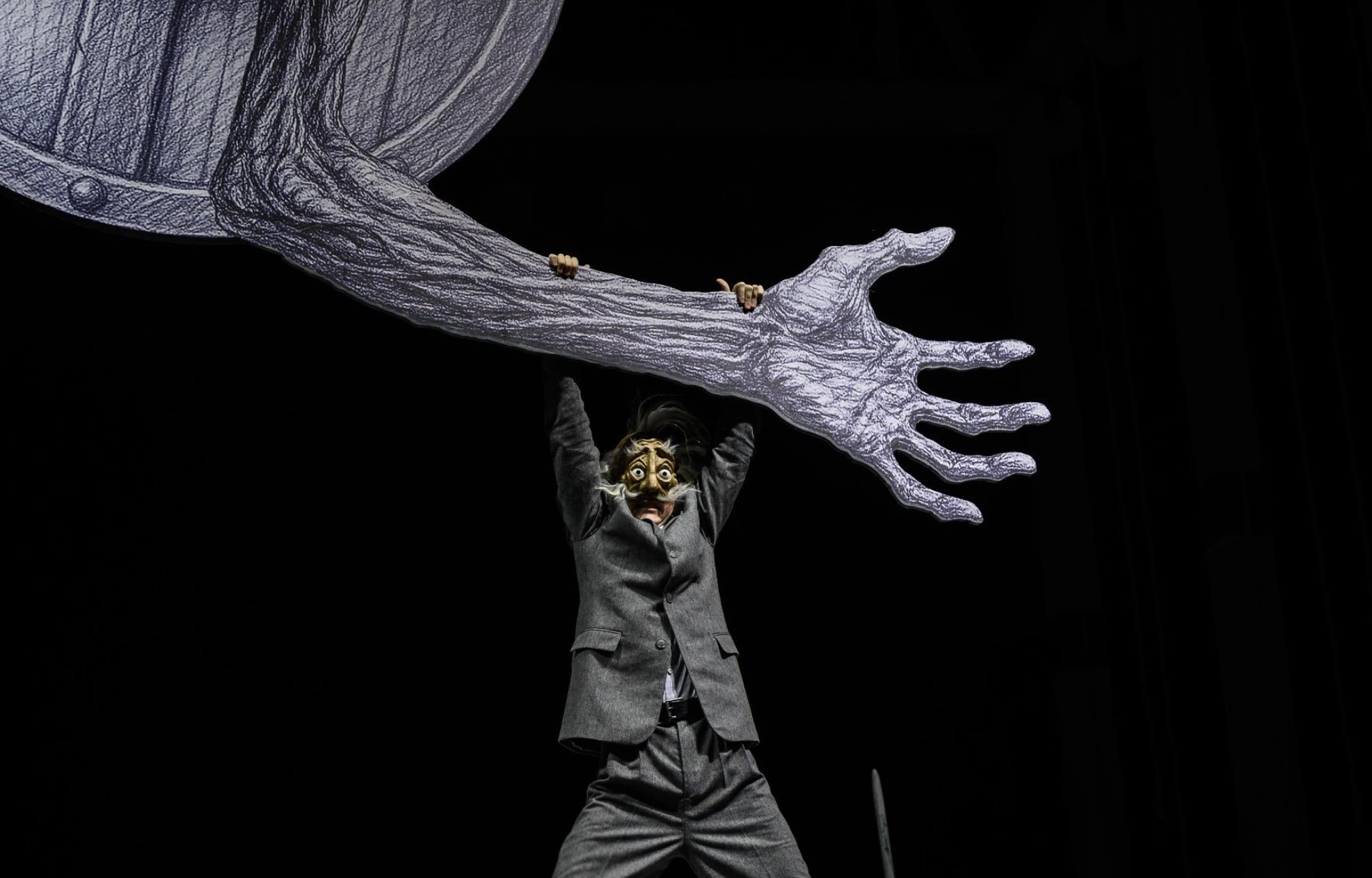 Сцена из спектакля «Дон Кихот»