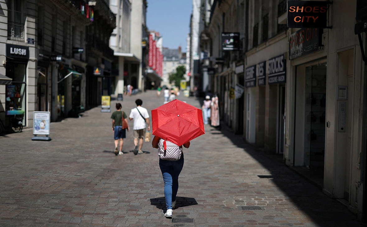 Stephane Mahe / Reuters