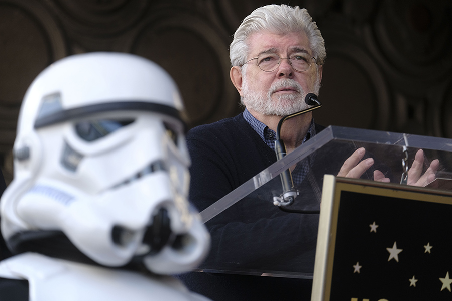 Состояние:  $5,4 млрд

Основа состояния создателя &laquo;Звездных войн&raquo;&nbsp;&mdash; деньги от продажи его компании Lucasfilm компании Disney за $4,1 млрд в 2012 году
