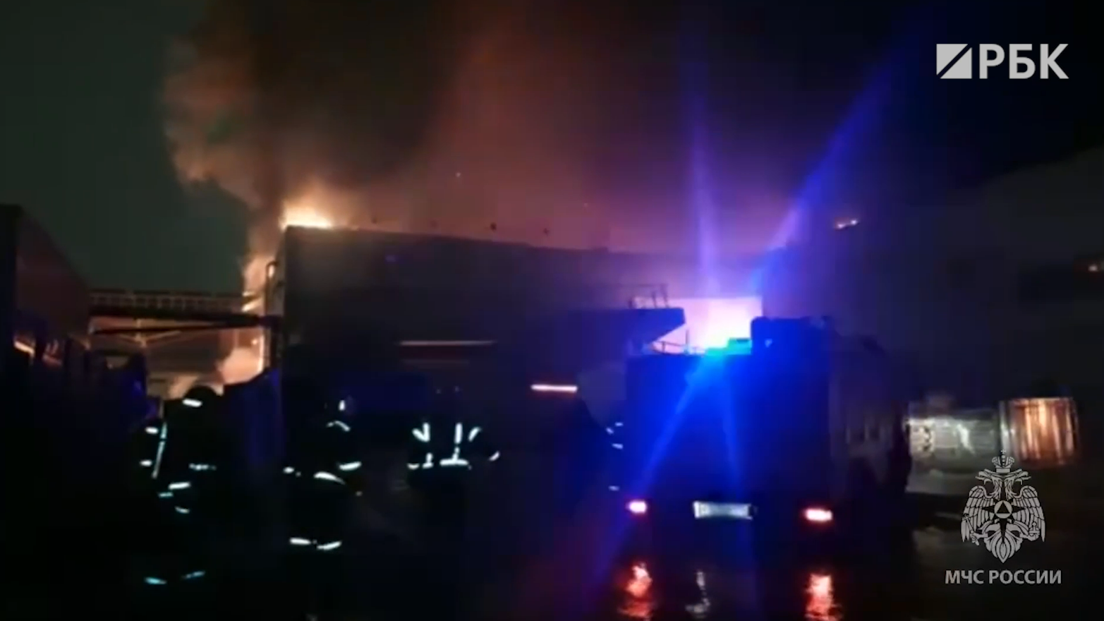 МЧС показало видео с места пожара в гипермаркете OBI в ТЦ «Мега» в Химках