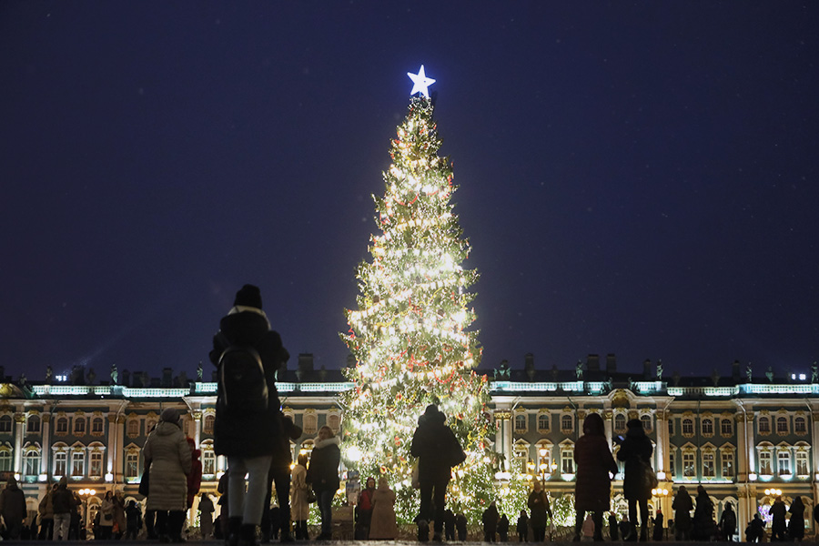Главная новогодняя ель Санкт-Петербурга на Дворцовой площади
