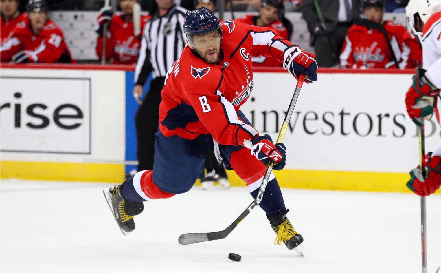 Rich Graessle/Icon Sportswire vi