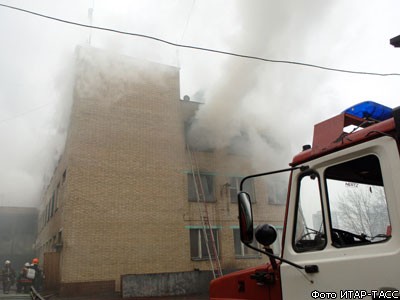 Крупный пожар в московской автошколе